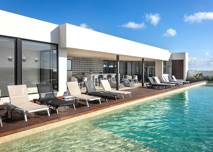 Rooftop Pool & Stylish Retreat In Playa Del Carmen