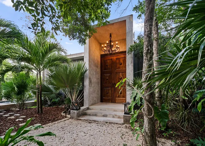 Casa Halo - Mansion, Nightclub, Pool, Sonos, Gated, Staff