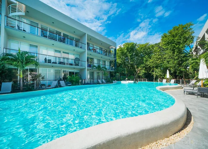 Bamoa 310 - 2Br Condo With Rooftop Pool & Gym