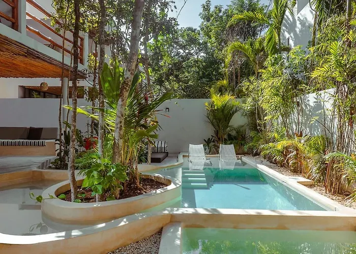 4Br Jungle Villa With Jacuzzi In Private Gated Community