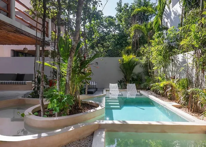 Twin Villas 8Br, Concierge, Gated ,Jacuzzi, Paddle Court