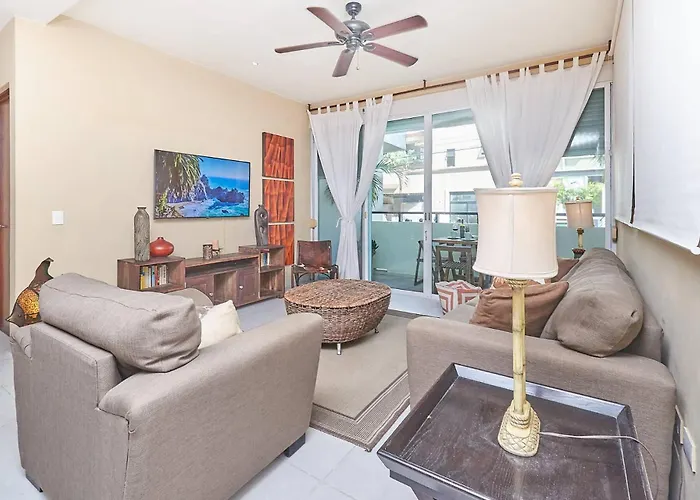2Br Condo - Pool, Bbq & Beach Steps Away