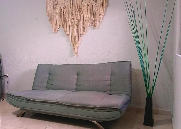 Authentic Villa Near 5Th Avenue