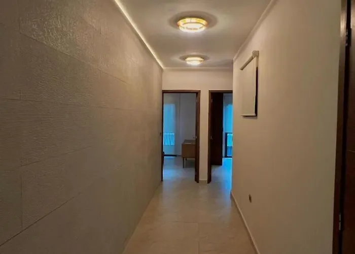 2Br Apartment Prime Location Newly Refurbished