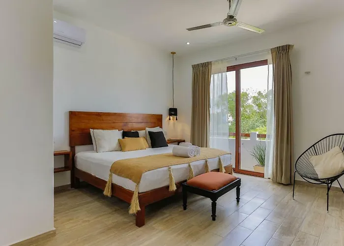 Standard Rooms By Guruhotel