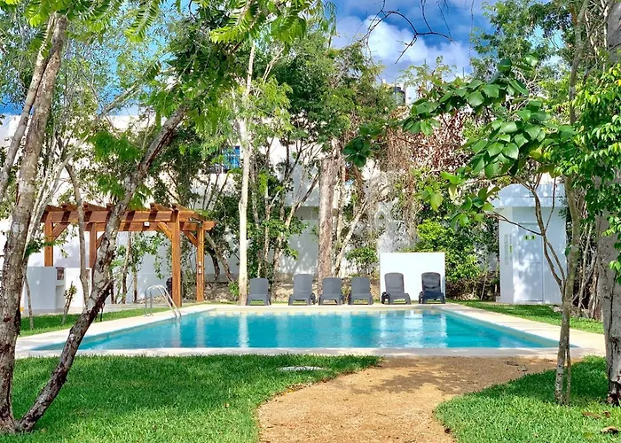 Beautiful 3 BR/3.5 bath Home@Selvanova