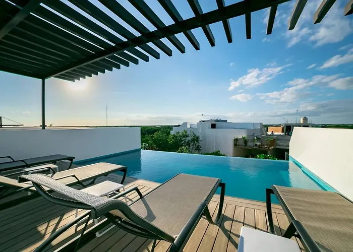 Private Roof W Plunge Pool, Brand New 2 Bedroom Penthouse For 6 Sleeps